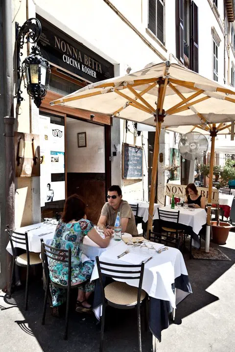 How Rome's Jewish Ghetto Keeps Its Kitchen Alive