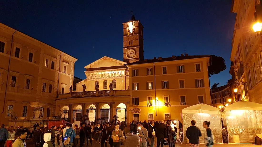 Piazza Santa Maria in Trastevere, Rome